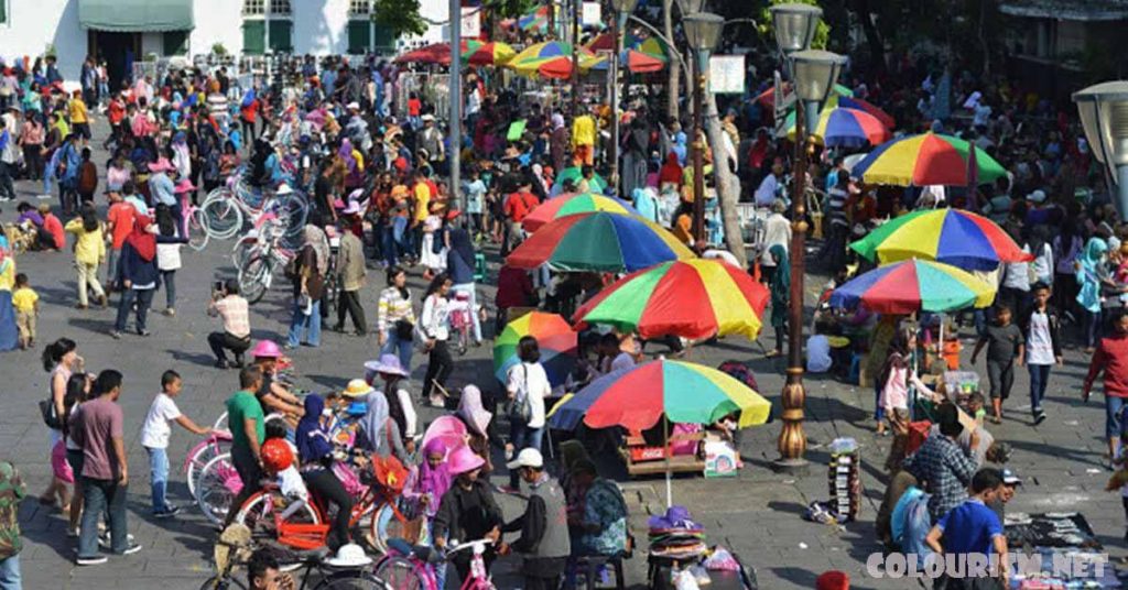 อินโดนีเซีย ตกอยู่ในภาวะถดถอยครั้งแรกในรอบ 22 ปีเนื่องจากการแพร่ระบาดของไวรัสโคโรนายังคงทำให้เกิดปัญหา เศรษฐกิจที่ใหญ่ที่สุดในเอเชีย
