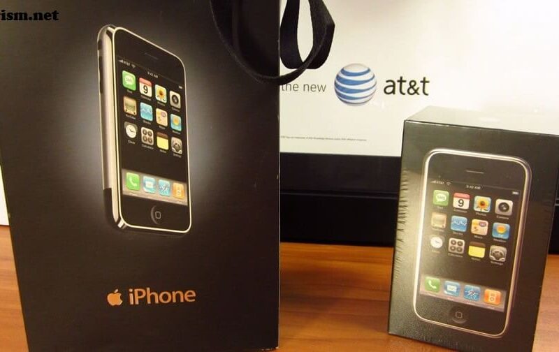 iPhone รุ่นแรกขายทอดตลาดในราคาที่แพงขึ้น
