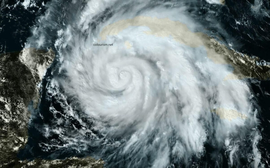 พายุเฮอริเคน ไนเจลทวีกำลังแรงขึ้น ศูนย์เฮอริเคนไนเจลเพิ่มระดับเป็นพายุระดับ 2 ในช่วงบ่ายวันอังคาร และอาจทวีความรุนแรงขึ้นอีกก่อน